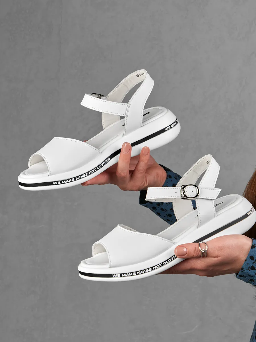 Босоножки женские летние на танкетке белые 2F6-97-112