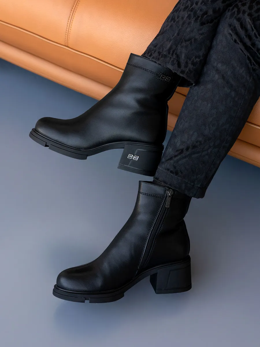 Ботинки женские зимние на каблуке натуральная кожа U510-010