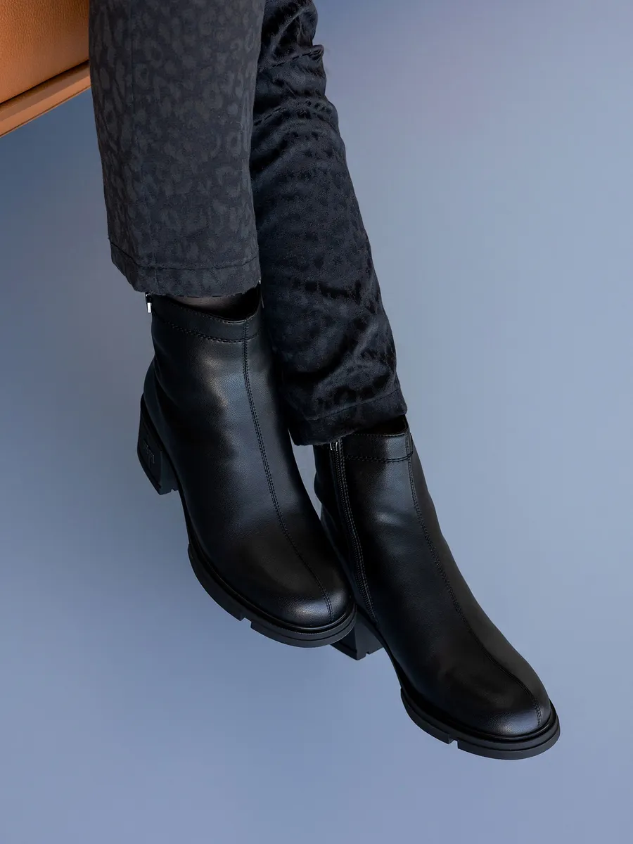 Ботинки женские зимние на каблуке натуральная кожа U510-010