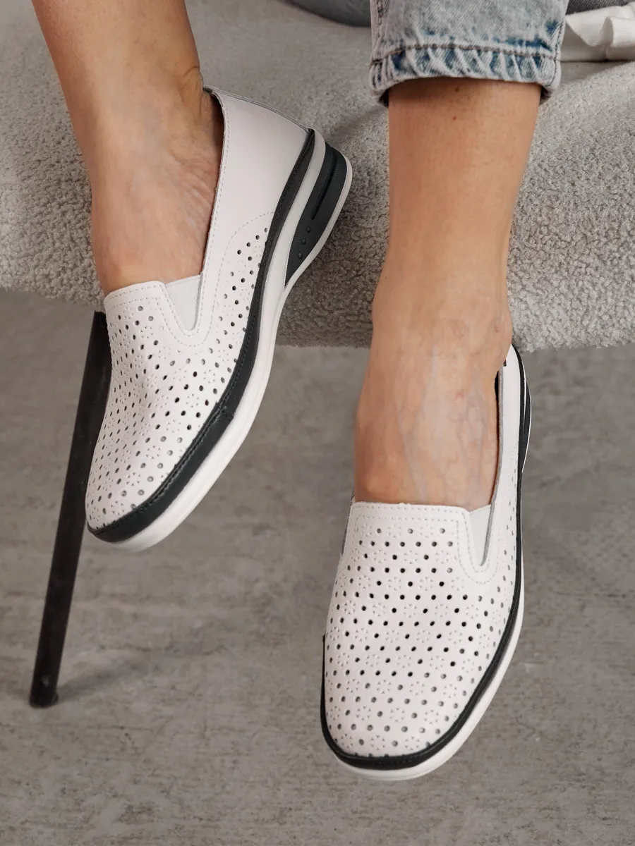 Мокасины натуральная кожа с перфорацией CN022-011B