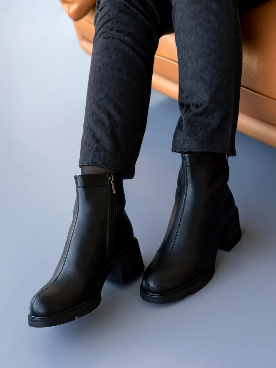 Ботинки женские зимние на каблуке натуральная кожа U510-010