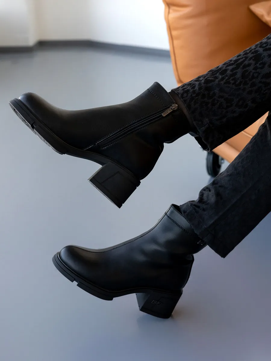 Ботинки женские зимние на каблуке натуральная кожа U510-010