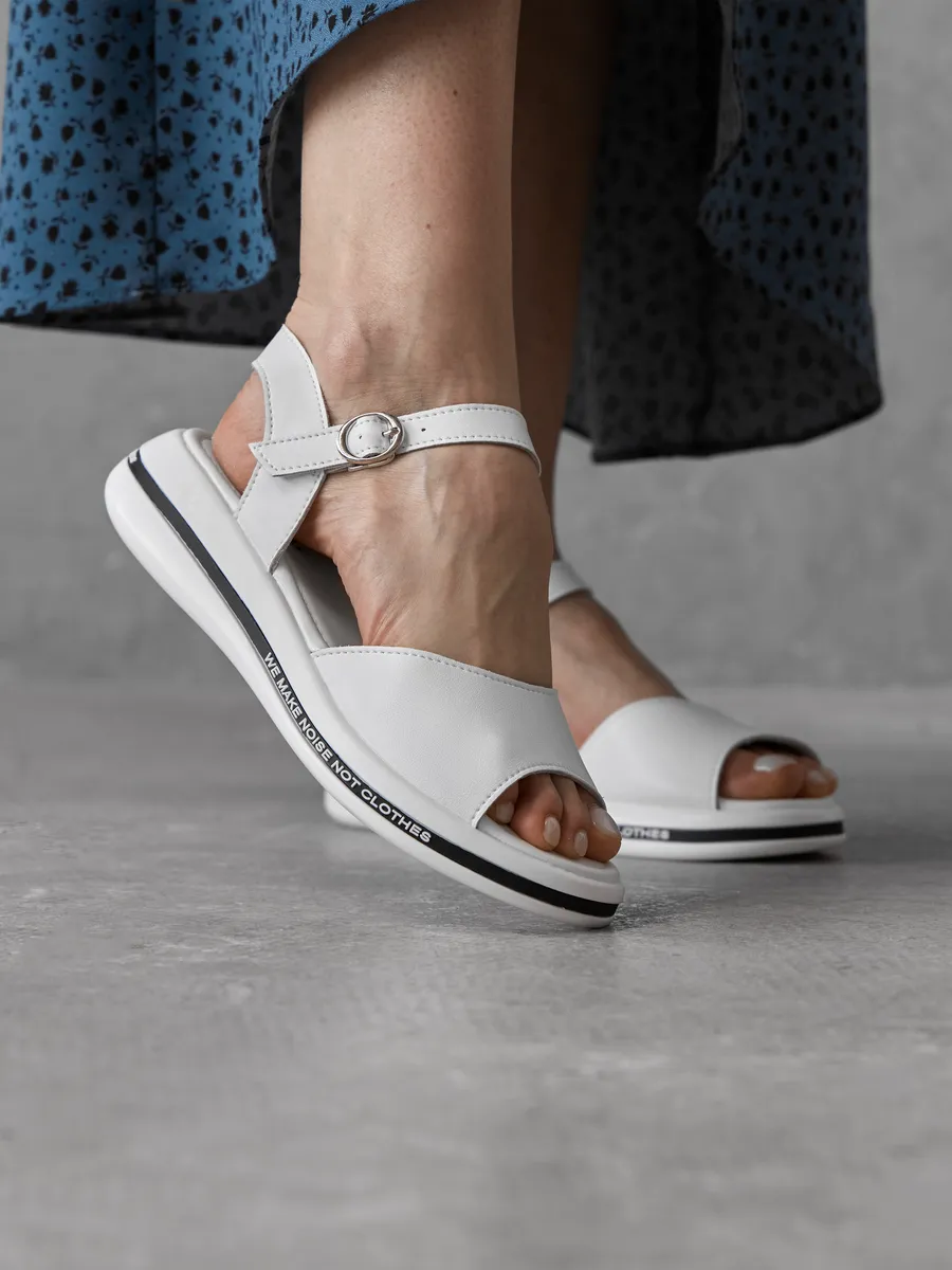 Босоножки женские летние на танкетке белые 2F6-97-112