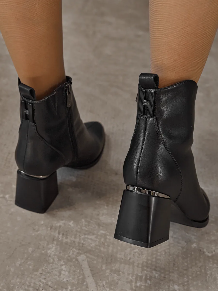 Ботинки женские демисезонные натуральная кожа черные BF154-010k