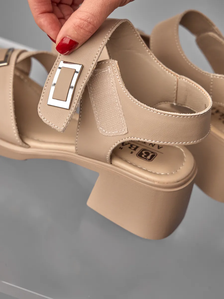 Босоножки женские летние на каблуке EA092-012k